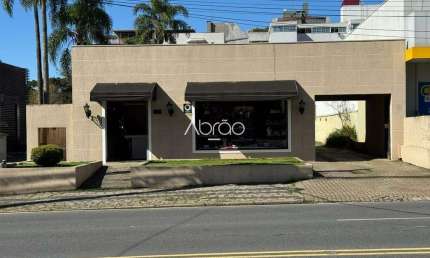Loja Comercial para alugar no Cabral com 200 m² e 10 Vagas – Excelente Visibilidade em Via de Alto Fluxo | Ref.500