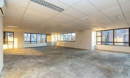 Sala Comercial para Alugar no Centro de Curitiba – 320 m² no Edifício Felipe Zenedin | Ref 529