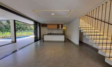 Casa à venda em Valinhos, Chácaras Silvania, com 3 suítes, com 310 m², Tabapuã