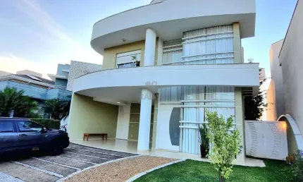Casa à venda no Swiss Park Campinas, com 4 quartos, com 215 m²