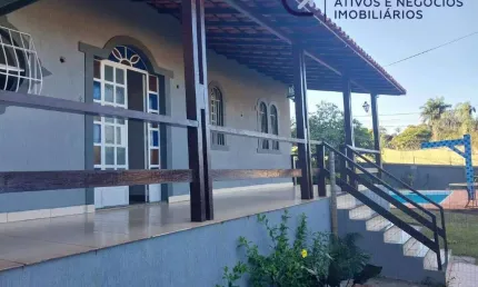Casa linda com vista para Lagoa na entrada da cidade.
