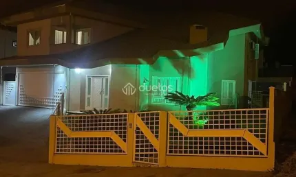 Casa com 4 dormitórios à venda, 350 m² por R$ 1.800.000,00 - Souza Cruz - Brusque/SC