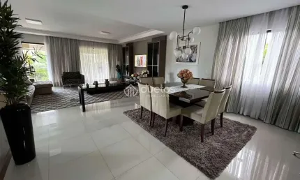 Casa com 1 suíte + 2 dormitórios à venda, 370 m² por R$ 2.050.000 - Steffen - Brusque/SC