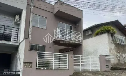 CASA À VENDA DE 2 ANDARES COM PISCINA NO BAIRRO SOUZA CRUZ