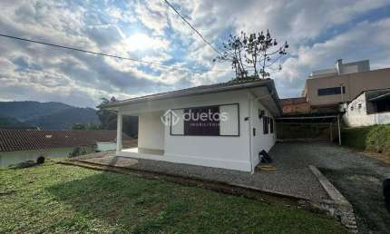 Casa com 3 quartos para alugar no Guarani, Brusque 