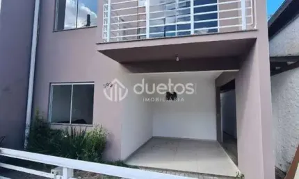 CASA DE 2 ANDARES COM PISCINA À VENDA NO BAIRRO SOUZA CRUZ