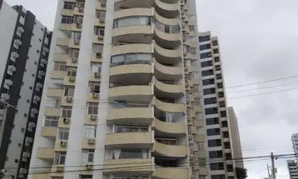 Apartamento na Avenida Boa Viagem, perto do Parque Dona Lindu - Recife - PE