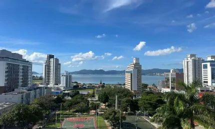 Cobertura à venda com vista para o mar no Estreito, Florianópolis!