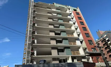 Exclusivo apto 2 suítes no Centro de Floripa, 151m²