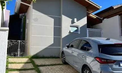 Casa à venda, Condomínio Villagio Flores, 03 dormitórios sendo 01  suíte, na cidade de Taubaté, SP