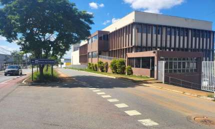 Prédio para venda e locação, com 6411,56 m²de área, Cabine primária, docas. Localização privilegiad