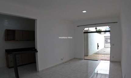 Casa com 2 quartos para alugar no Parque Xangri-Lá, Contagem  por R$ 2.500