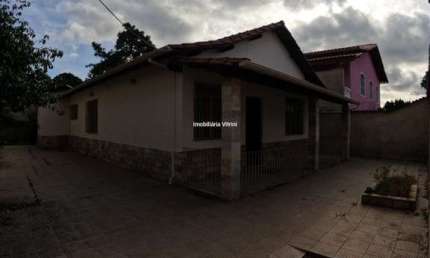 Casa com 2 quartos para alugar na Santa Terezinha, Belo Horizonte  por R$ 3.200