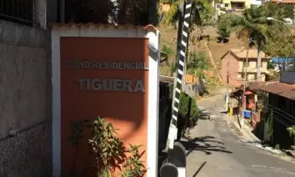 Terreno em condomínio fechado à venda na Rua Francisco Mário de Carvalho, lote 4, Lourdes, Juiz de Fora