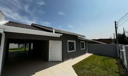 LINDA CASA COM EDICULA INTEGRADA E AMPLO QUINTAL NO SAO MARCOS