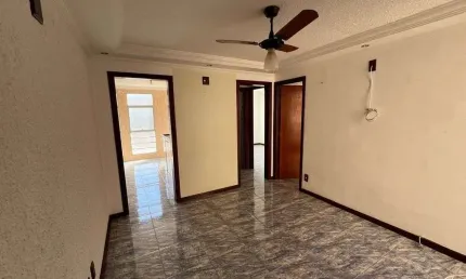 Apartamento de 2 dormitórios com vaga coberta à venda no central parque