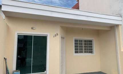 Casa Térrea na Villa Amato com 2 Quartos, 2 Vagas e Cozinha Americana!