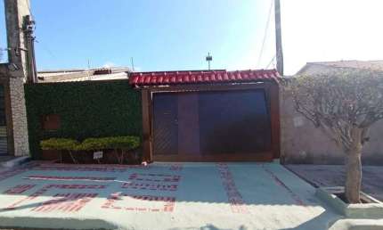 Casa estilo americano no Wanel Ville II com quintal japonês incrível