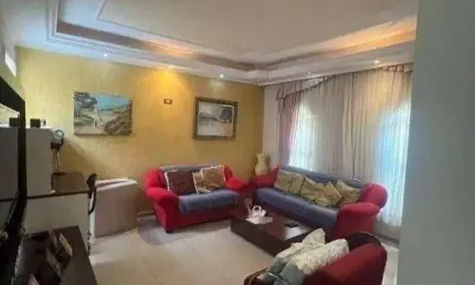 Oportunidade! Casa com 2 dormitórios e churrasqueira na região central