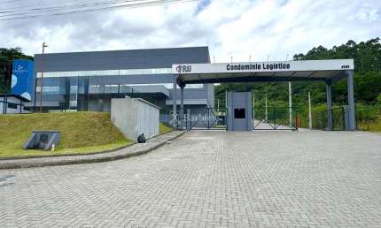 Barracão / Galpão / Depósito com 4 salas para alugar em Benedito, Indaial , 1754 m2 por R$ 40.000