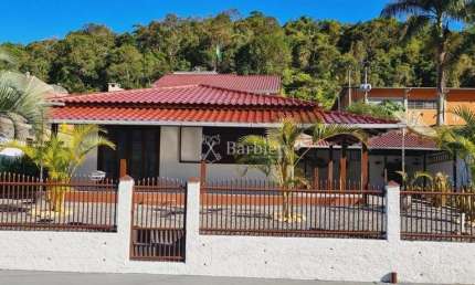 Casa com 3 quartos à venda no Cedrinho, Brusque , 200 m2 por R$ 780.000