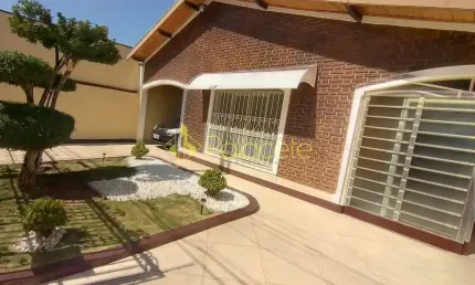 Casa à venda 3 Quartos, 1 Suite, 3 Vagas, 250M², Jardim Independência, Taubaté - SP