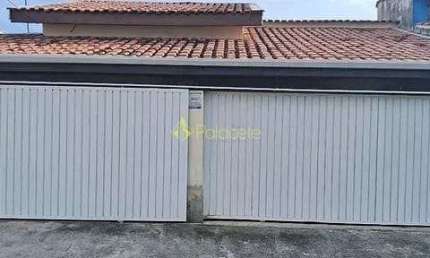 Casa à venda 3 Quartos, 1 Suite, 2 Vagas, 300M², Carangola, Pindamonhangaba - SP