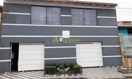 Casa à venda 3 Quartos, 1 Suite, 2 Vagas, 300M², Residencial Colinas, Taubaté - SP
