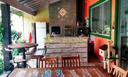 Casa à venda 4 Quartos, 2 Suites, 2 Vagas, 300M², São Benedito, Pindamonhangaba - SP