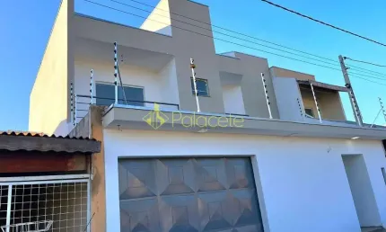 Sobrado dos sonhos com 3 suítes, edícula, quintal amplo e garagem para 4 carros em bairro tranquilo