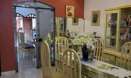 Casa à venda 4 Quartos, 1 Suite, 3 Vagas, 240M², Terra Nova, Taubaté - SP