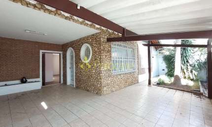 Casa à venda 3 Quartos, 1 Suite, 3 Vagas, 220M², Parque Residencial Bom Conselho, Taubaté - SP