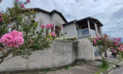 Casa à venda 4 Quartos, 1 Suite, 4 Vagas, 205M², Residencial Mombaça, Pindamonhangaba - SP
