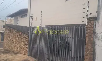 Casa à venda 3 Quartos, 1 Suite, 2 Vagas, Centro, Pindamonhangaba - SP