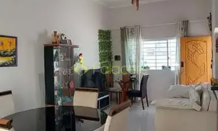 Casa à venda 3 Quartos, 1 Suite, 2 Vagas, 176M², Loteamento Residencial e Comercial Flamboyant, Pin