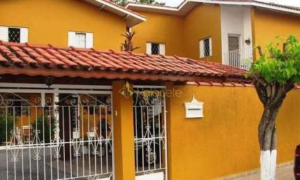 Casa à venda 4 Quartos, 2 Suites, 6 Vagas, 320M², Carangola, Pindamonhangaba - SP