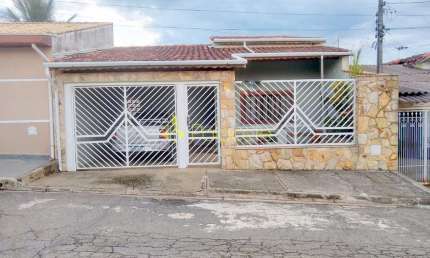 Casa à venda 3 Quartos, 1 Suite, 1 Vaga, 94M², Parque Santa Clara, Guaratinguetá - SP