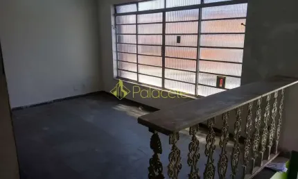 Casa à venda 3 Quartos, 3 Vagas, 130.98M², Centro, Taubaté - SP