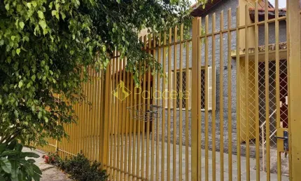 Casa à venda 4 Quartos, 1 Suite, 2 Vagas, Jardim Russi, Taubaté - SP