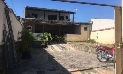 Casa à venda 2 Quartos, 1 Suite, 7 Vagas, 250M², Conjunto Residencial Araretama, Pindamonhangaba -