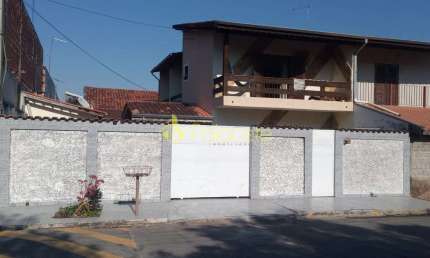 Casa à venda 3 Quartos, 3 Vagas, 172M², Residencial e Comercial Cidade Morumbi, Pindamonhangaba - S