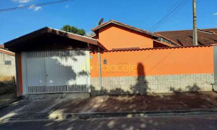 Casa à venda 3 Quartos, 2 Vagas, 300M², Laerte Assunção, Pindamonhangaba - SP