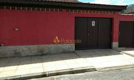 Casa à venda 5 Quartos, 2 Vagas, 300M², Moreira César, Pindamonhangaba - SP