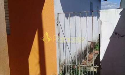 Casa à venda 2 Quartos, 2 Vagas, 250M², Santa Luzia, Guaratinguetá - SP