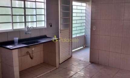 Casa à venda 2 Quartos, 1 Vaga, 5M², Aterrado, Tremembé - SP