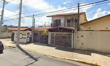 Casa à venda 3 Quartos, 2 Vagas, 176.5M², Santana, Pindamonhangaba - SP