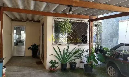 Casa à venda 2 Quartos, 3 Vagas, 164M², Jardim Ana Emilia, Taubaté - SP