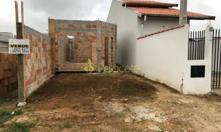 Casa à venda 2 Quartos, 2 Vagas, 125M², Residencial e Comercial Portal dos Eucaliptos, Pindamonhang