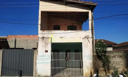 Casa à venda 3 Quartos, 1 Vaga, 250M², Conjunto Residencial Araretama, Pindamonhangaba - SP