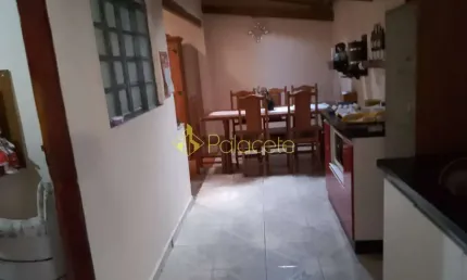 Casa à venda 2 Quartos, 1 Suite, 1 Vaga, 125M², Jardim Maricá, Pindamonhangaba - SP